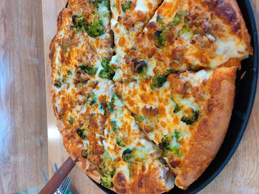 Niko's Pizza House